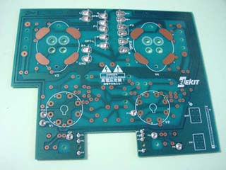 A基板のベースピン半田付け